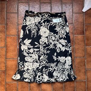 Y2K Old Navy Floral Black and Cream Women's Skirt